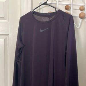 Nike Pro - Long Sleeve Workout centre swoosh Shirt - Dark Red - L